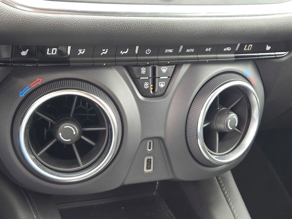 Used 2021 Chevrolet Blazer LT image 17