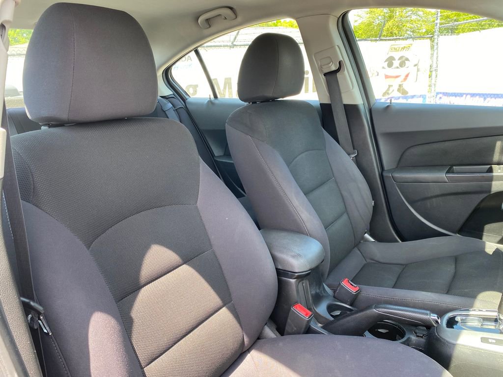 Used 2013 Chevrolet Cruze LT FWD image 15