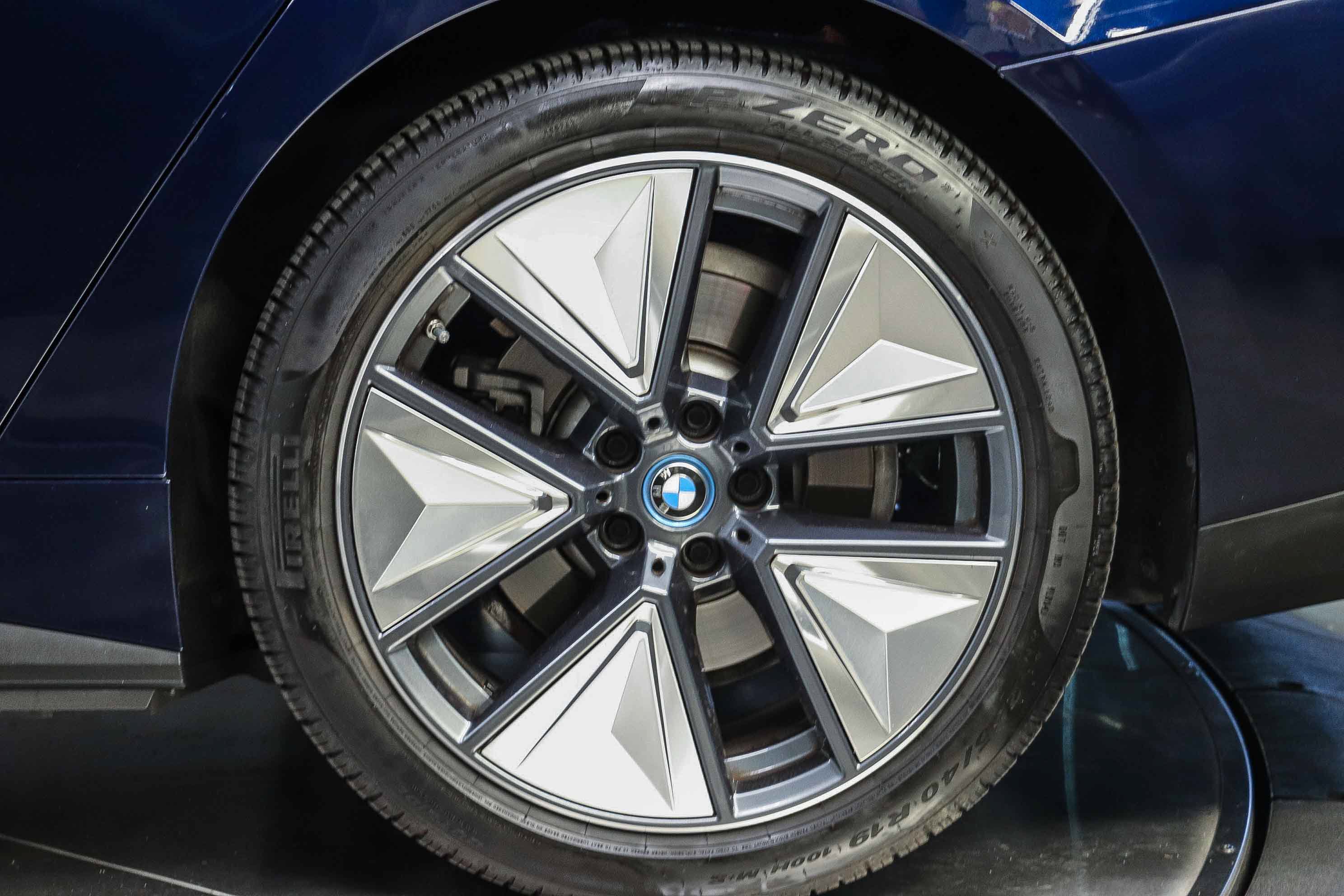 Certified 2023 BMW i4 eDrive35 w/ Premium Package RWD image 8