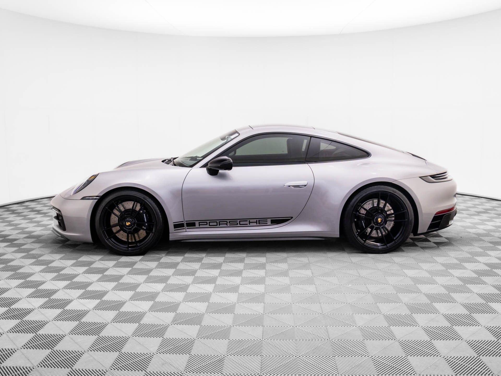 Certified 2024 Porsche 911 Carrera GTS image 2