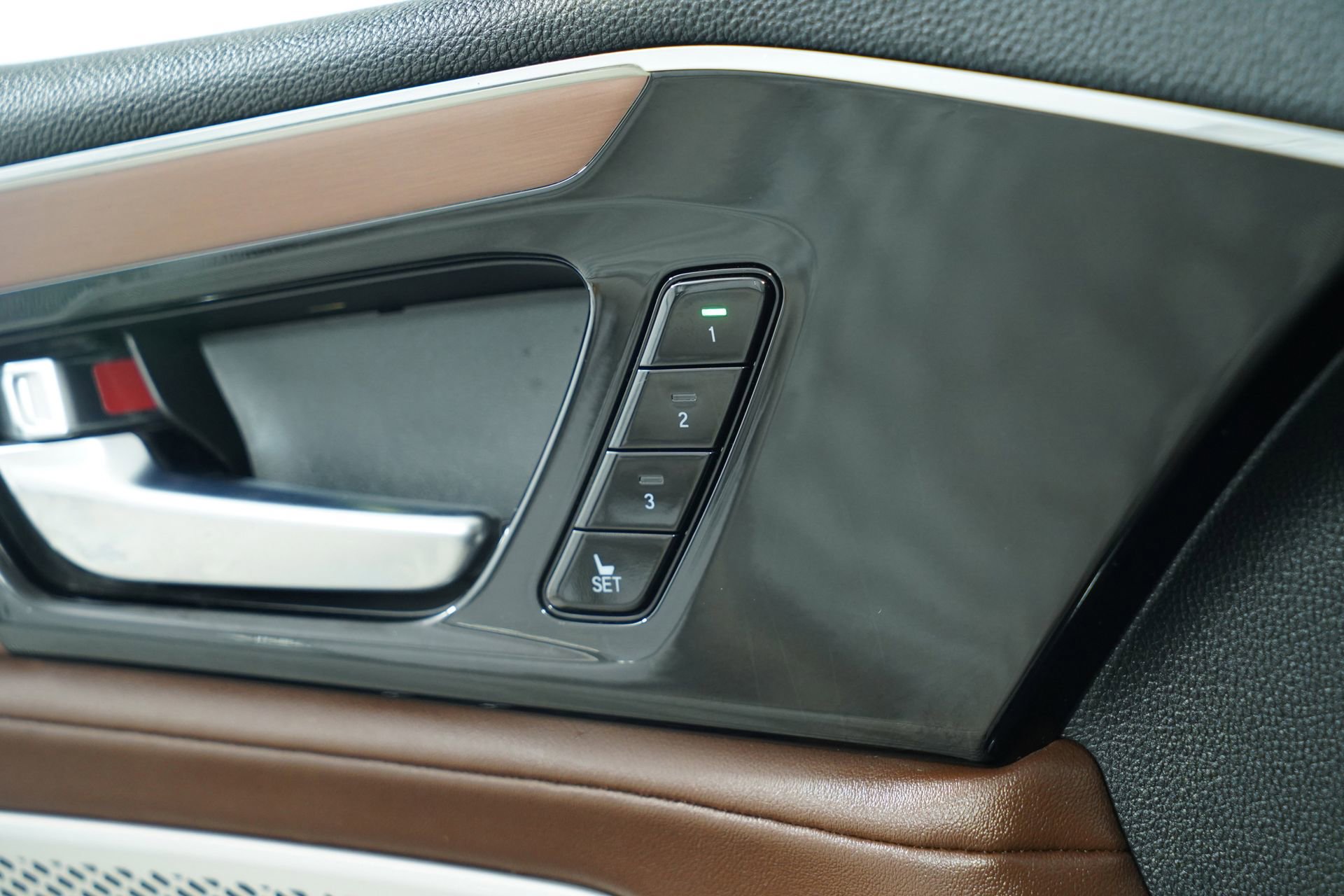 Used 2022 Acura MDX FWD w/ Technology Package image 41
