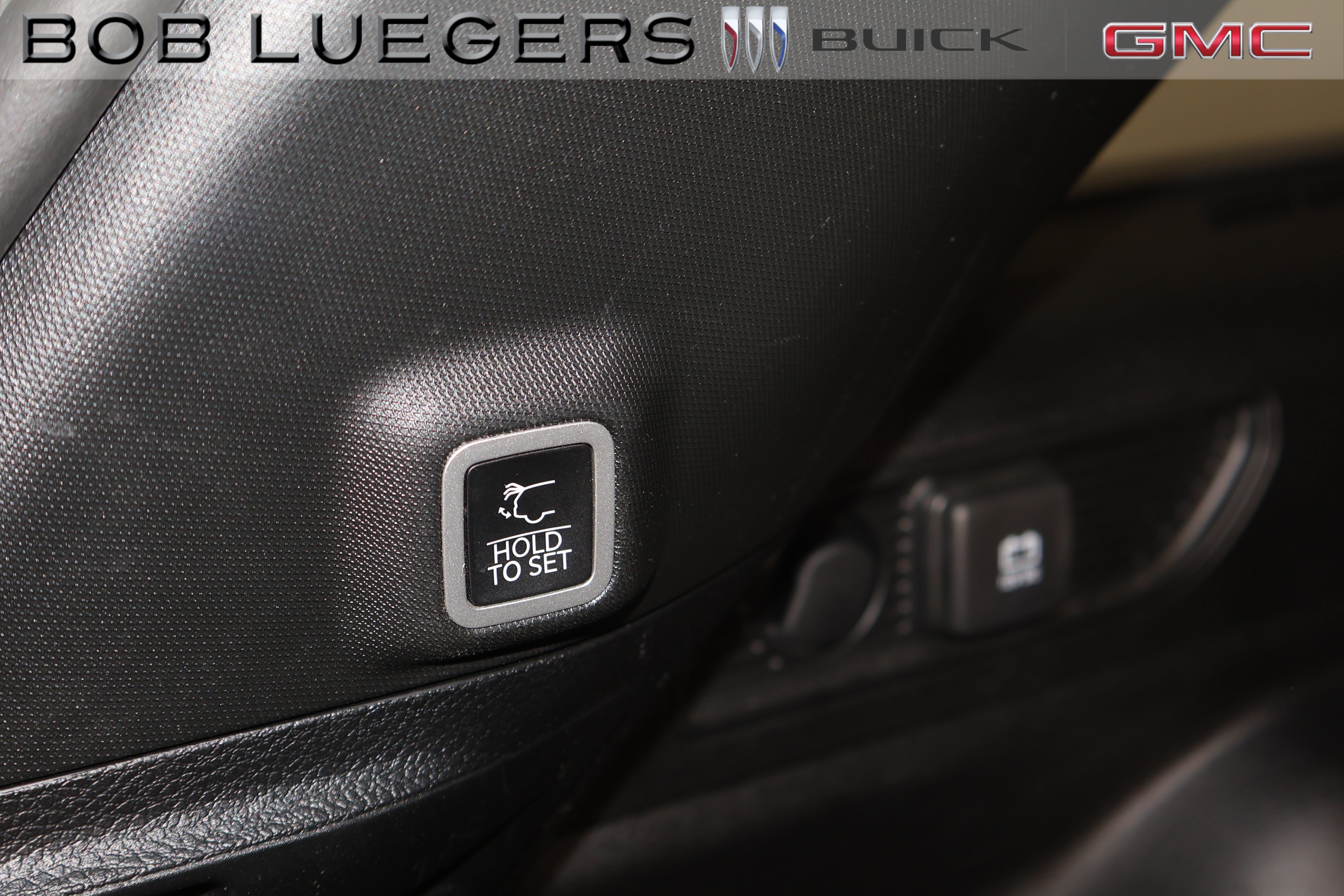 Used 2023 Jeep Grand Cherokee Altitude AWD/4WD image 23