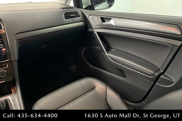 Used 2018 Volkswagen Golf SE image 10