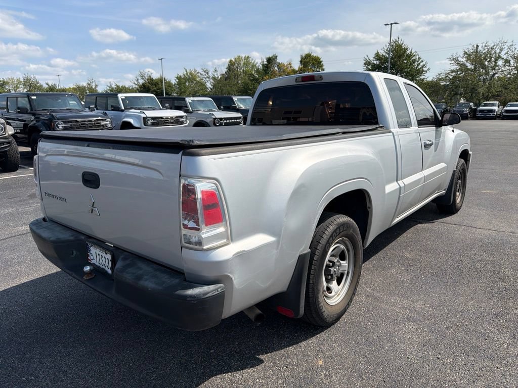 Used 2007 Mitsubishi Raider LS RWD image 3