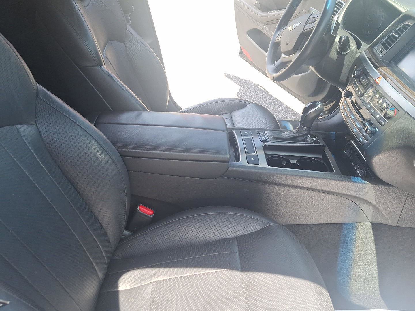 Used 2017 Genesis G80 3.8 RWD image 18