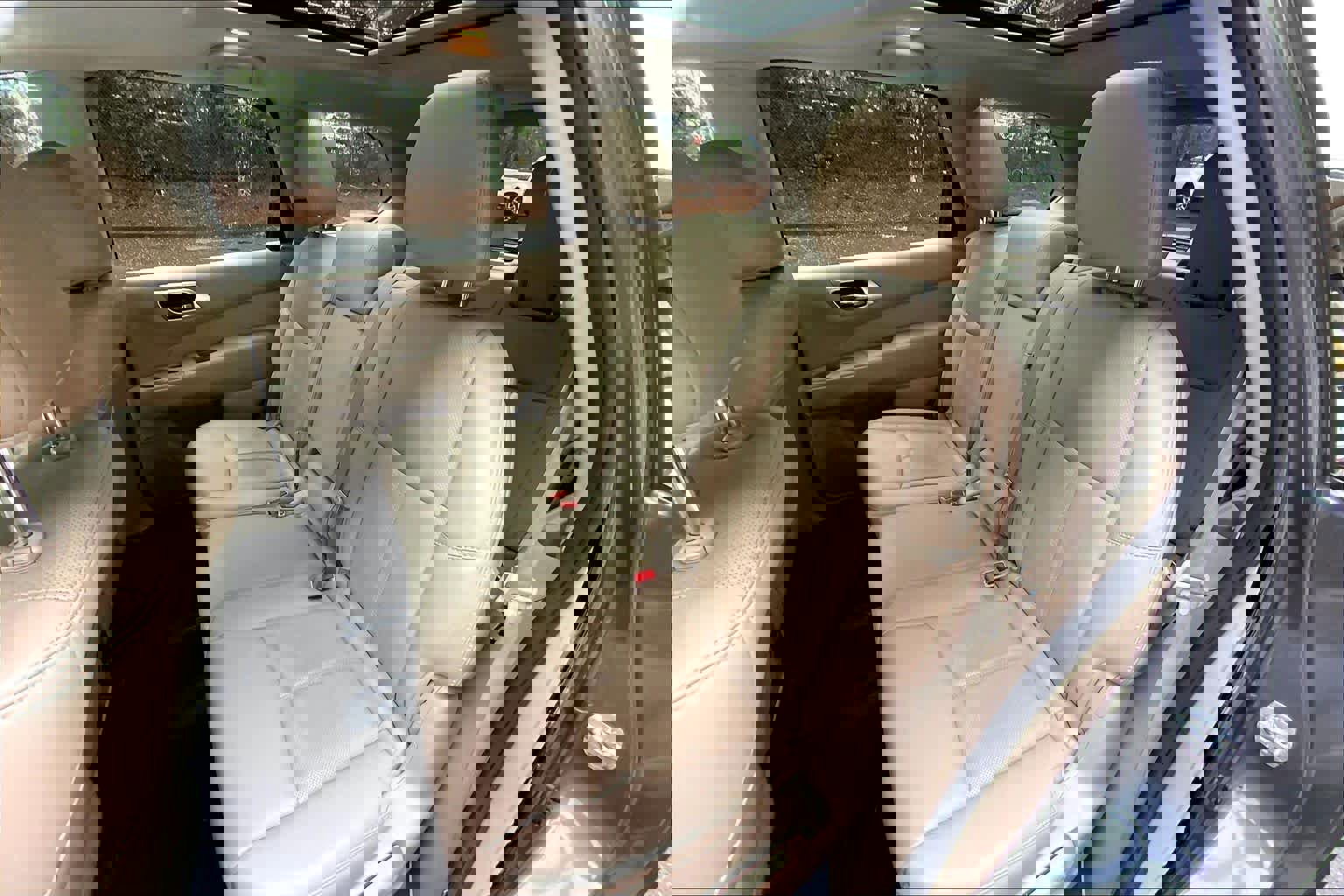 Used 2016 Nissan Pathfinder Platinum w/ Cargo Package image 20