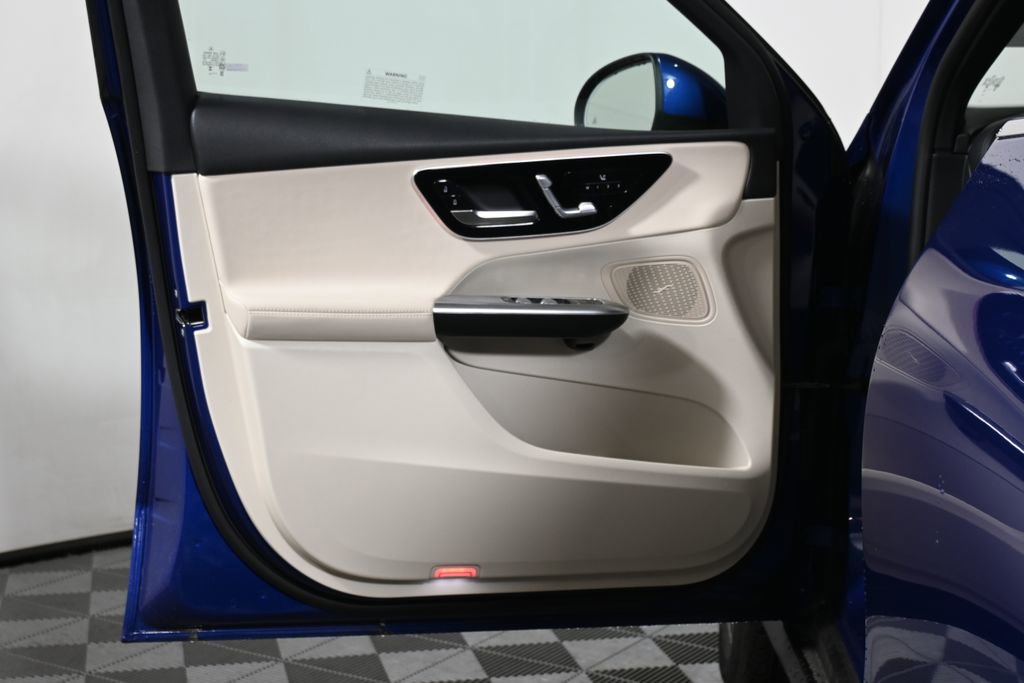 Certified 2025 Mercedes-Benz GLC 300 4MATIC image 28