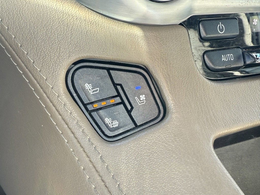 Used 2020 GMC Yukon XL SLT w/ Premium Edition image 30