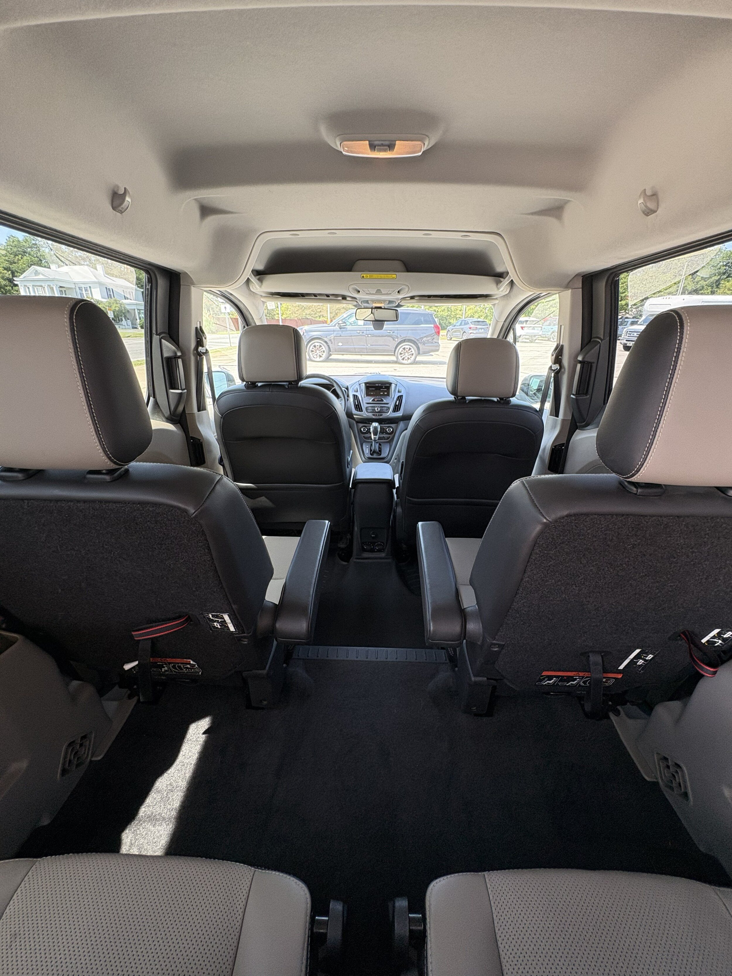 Used 2016 Ford Transit Connect Titanium FWD image 8