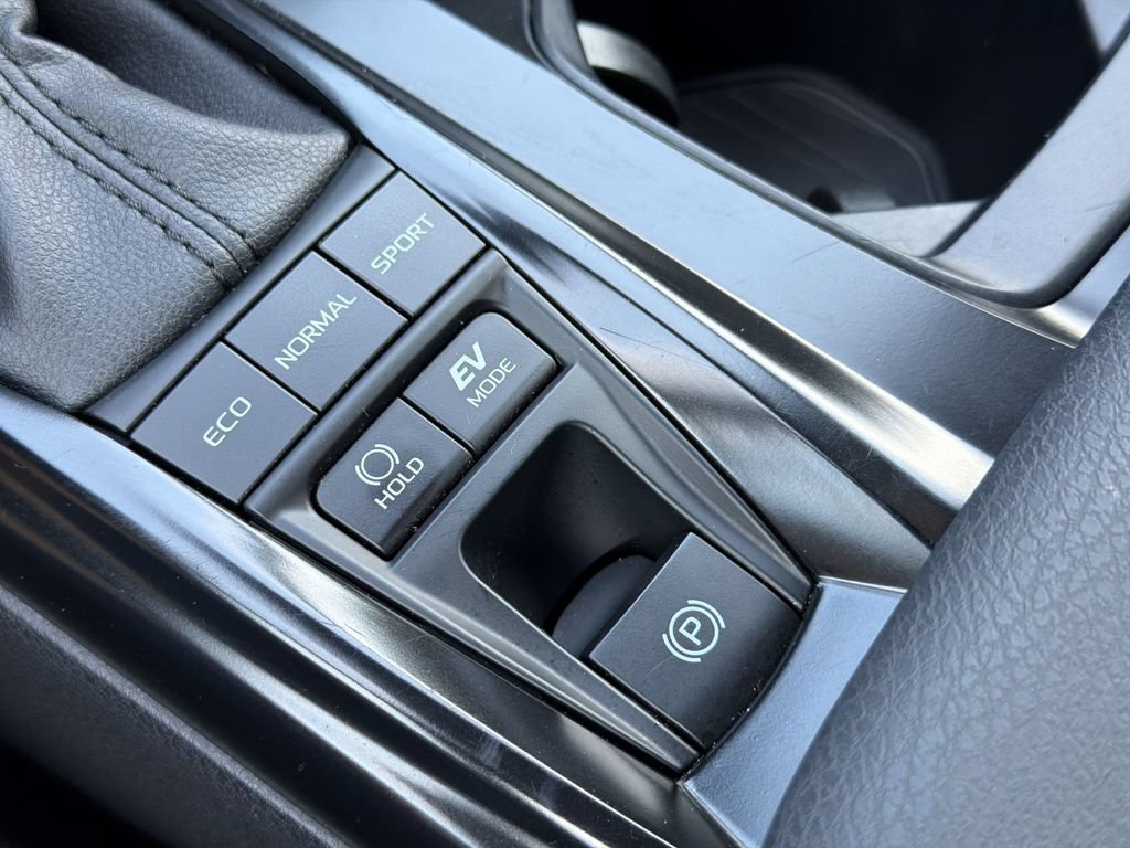 Used 2026 Toyota Camry SE FWD image 32