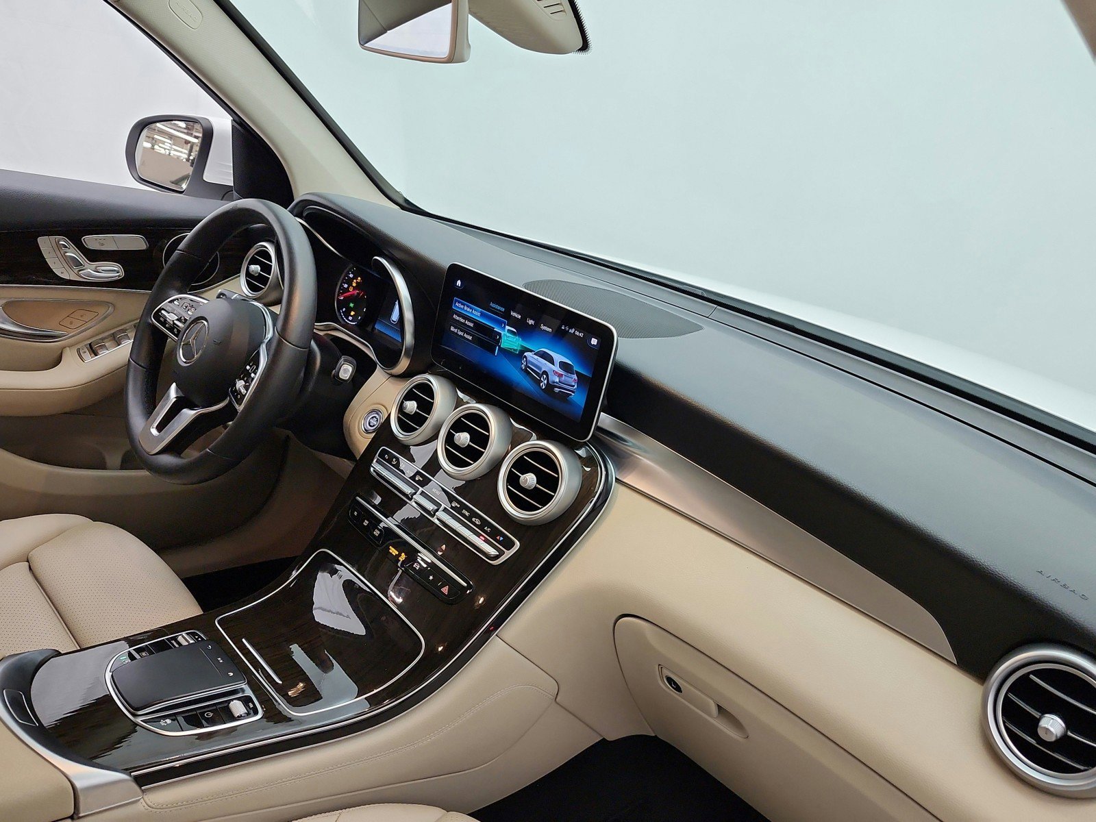 Used 2020 Mercedes-Benz GLC 300 4MATIC image 18