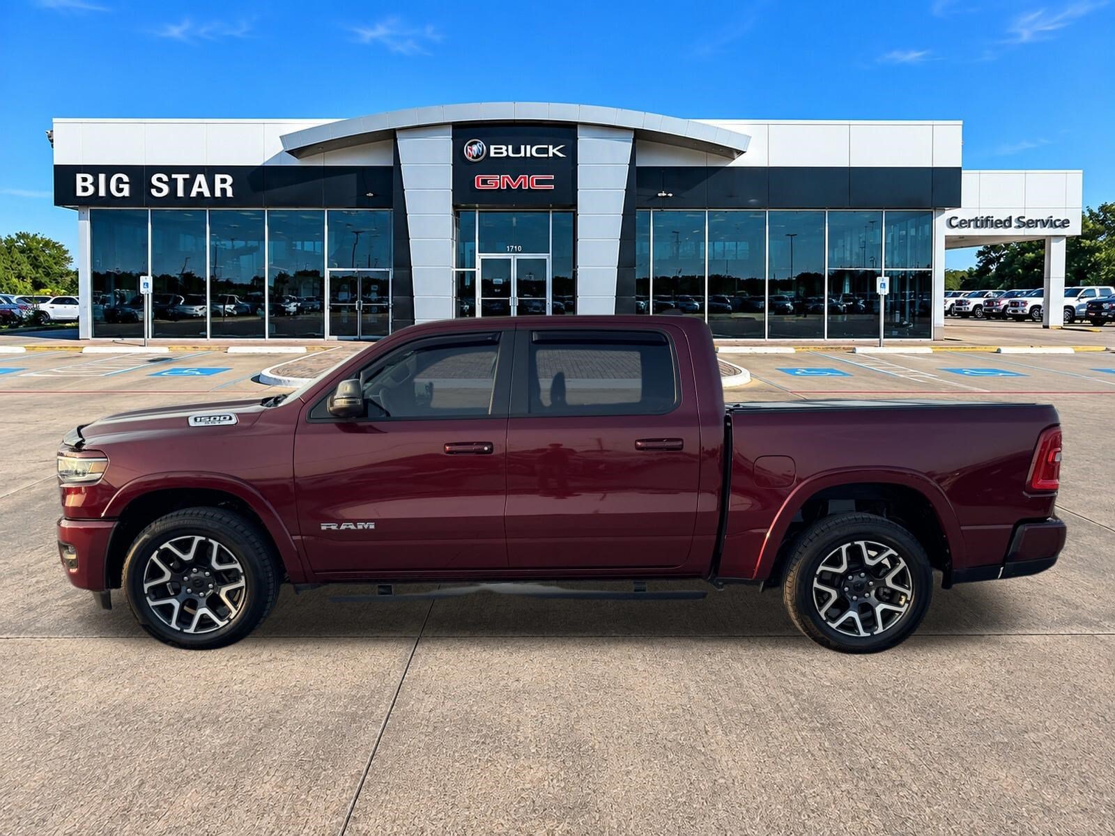 Used 2025 RAM 1500 Laramie w/ Laramie Southwest Edition AWD/4WD image 3