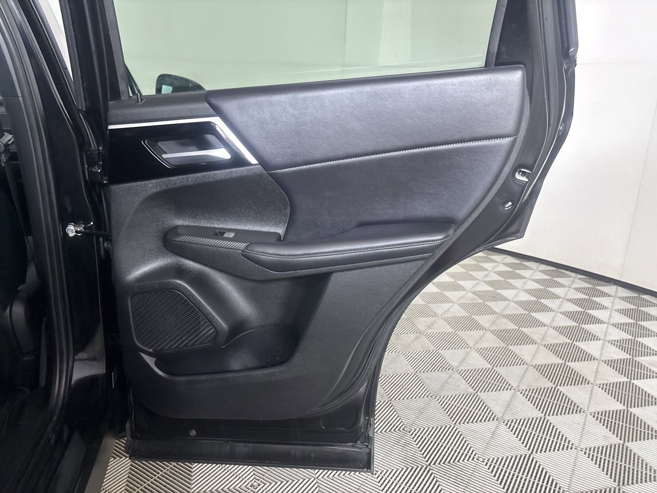 Used 2023 Mitsubishi Outlander SE FWD image 25