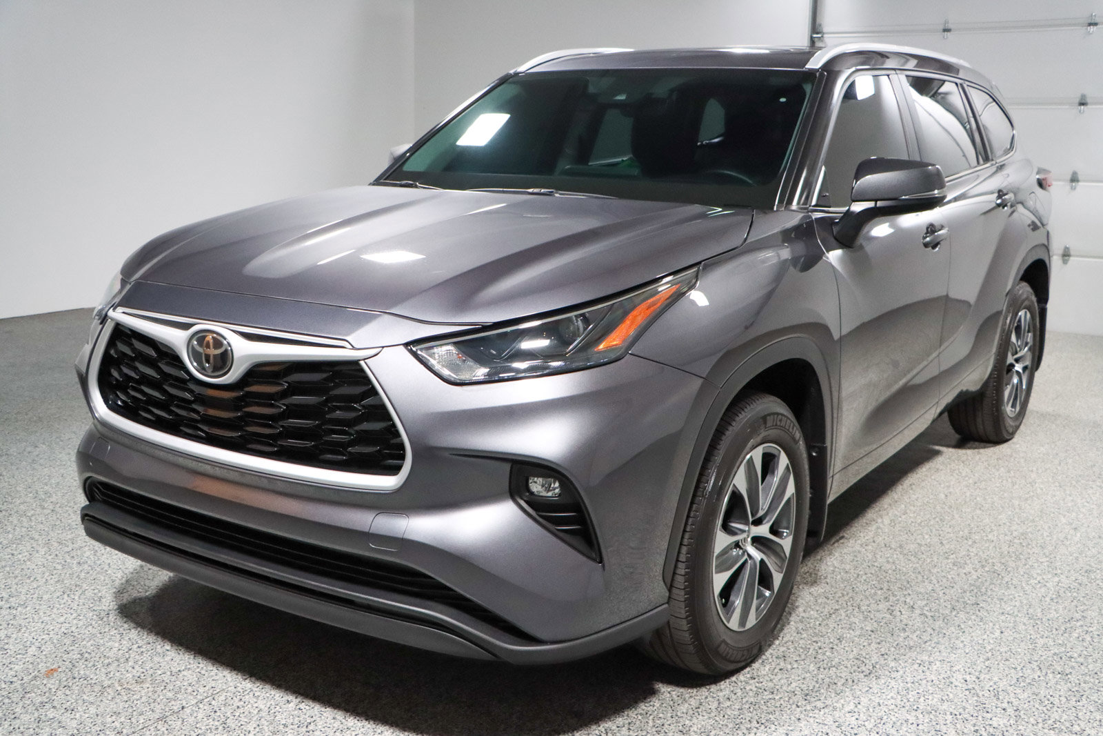 Used 2024 Toyota Highlander XLE image 34