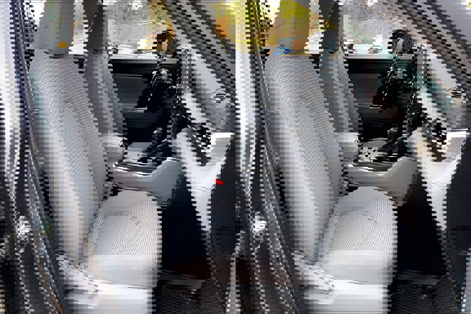 Used 2023 Toyota Highlander LE image 8