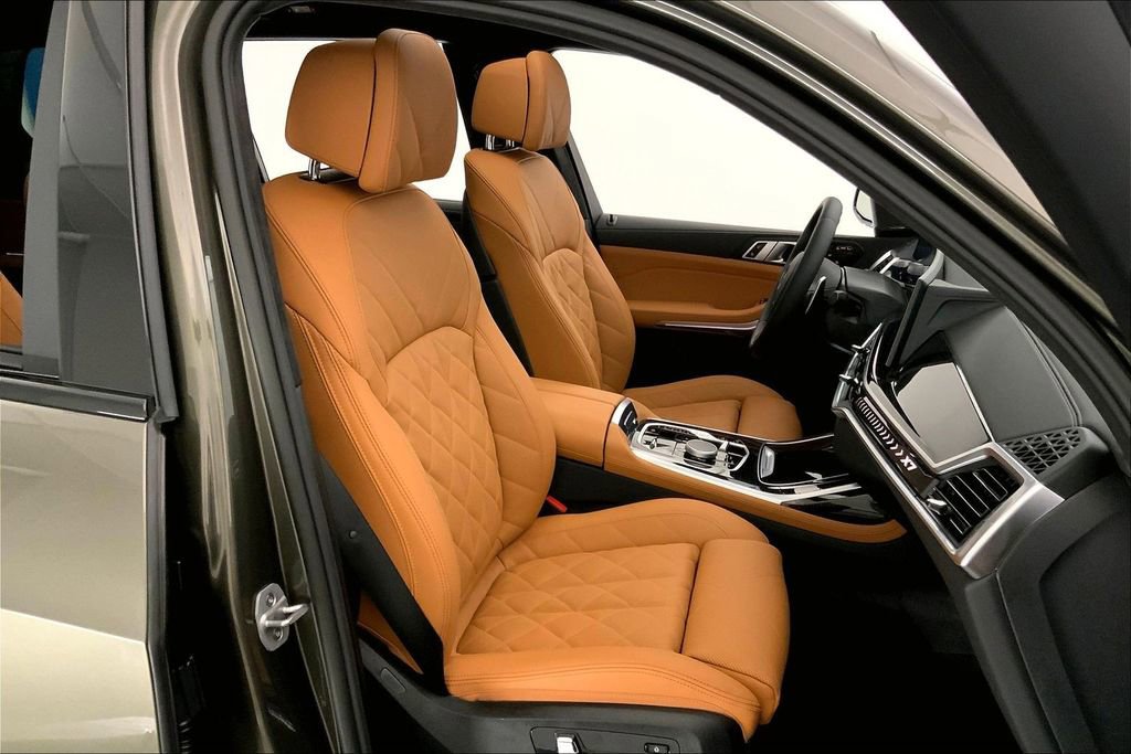 Used 2026 BMW X7 xDrive40i image 6