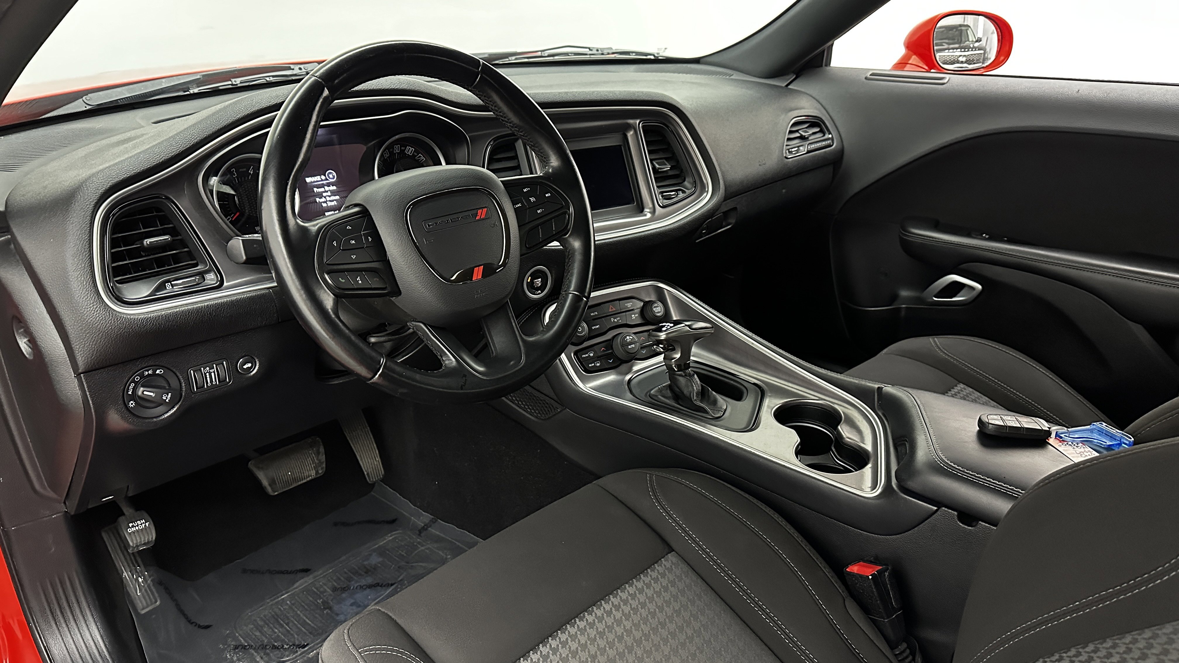 Used 2021 Dodge Challenger SXT w/ Driver Convenience Group image 10