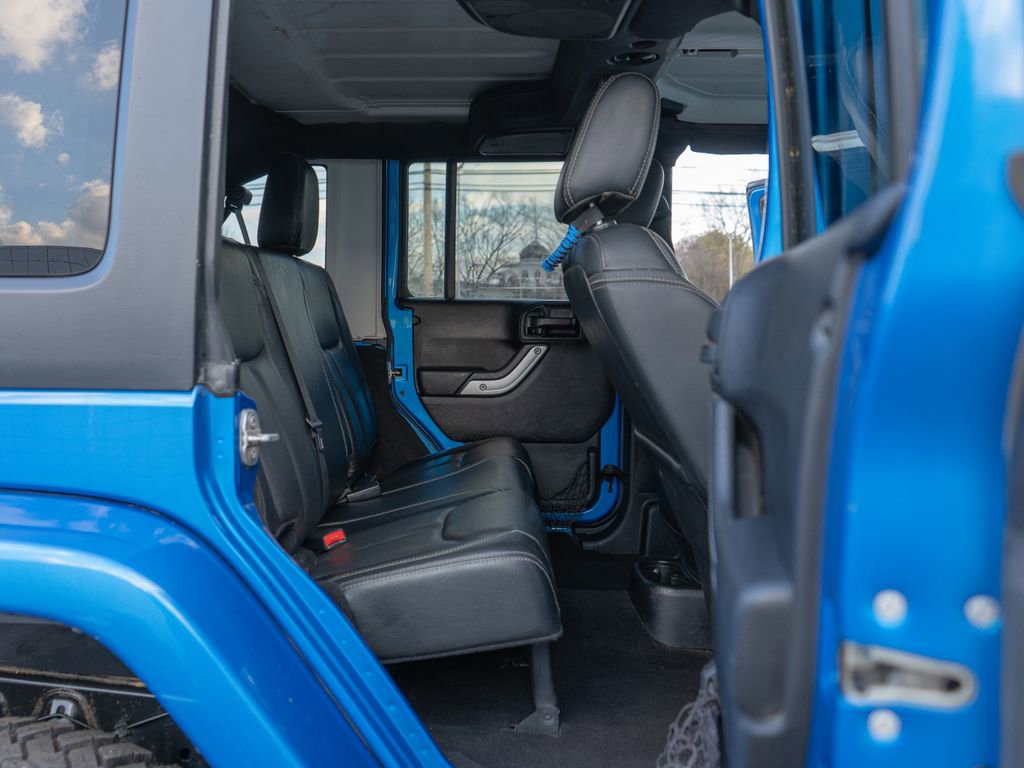 Used 2016 Jeep Wrangler Unlimited Sahara w/ Dual Top Group image 16