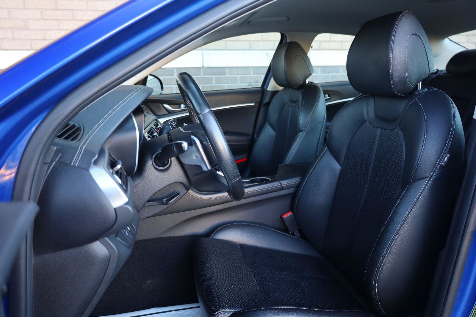 Used 2022 Genesis G70 2.0T RWD image 18