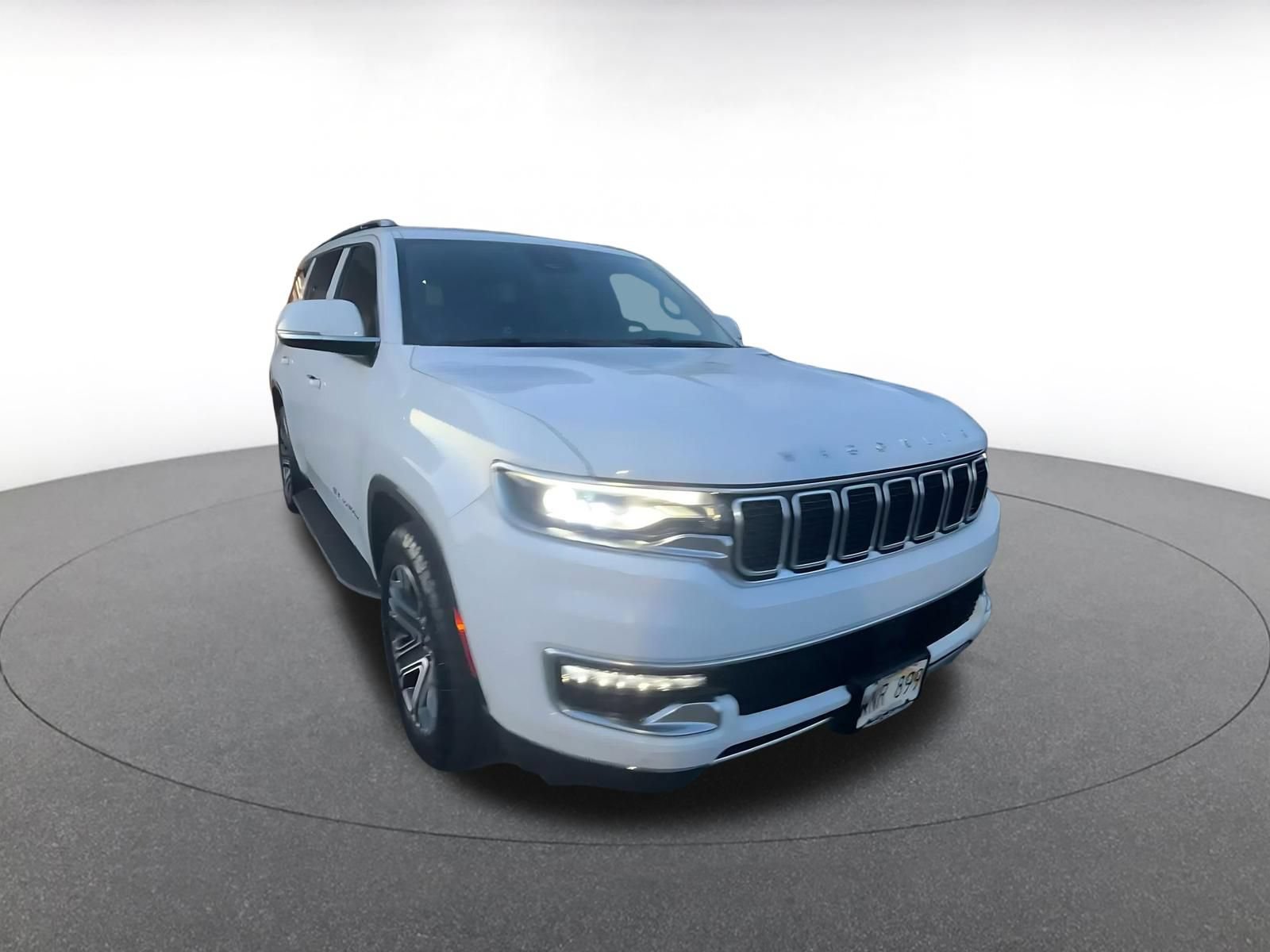 Used 2022 Jeep Wagoneer Series III AWD/4WD image 3