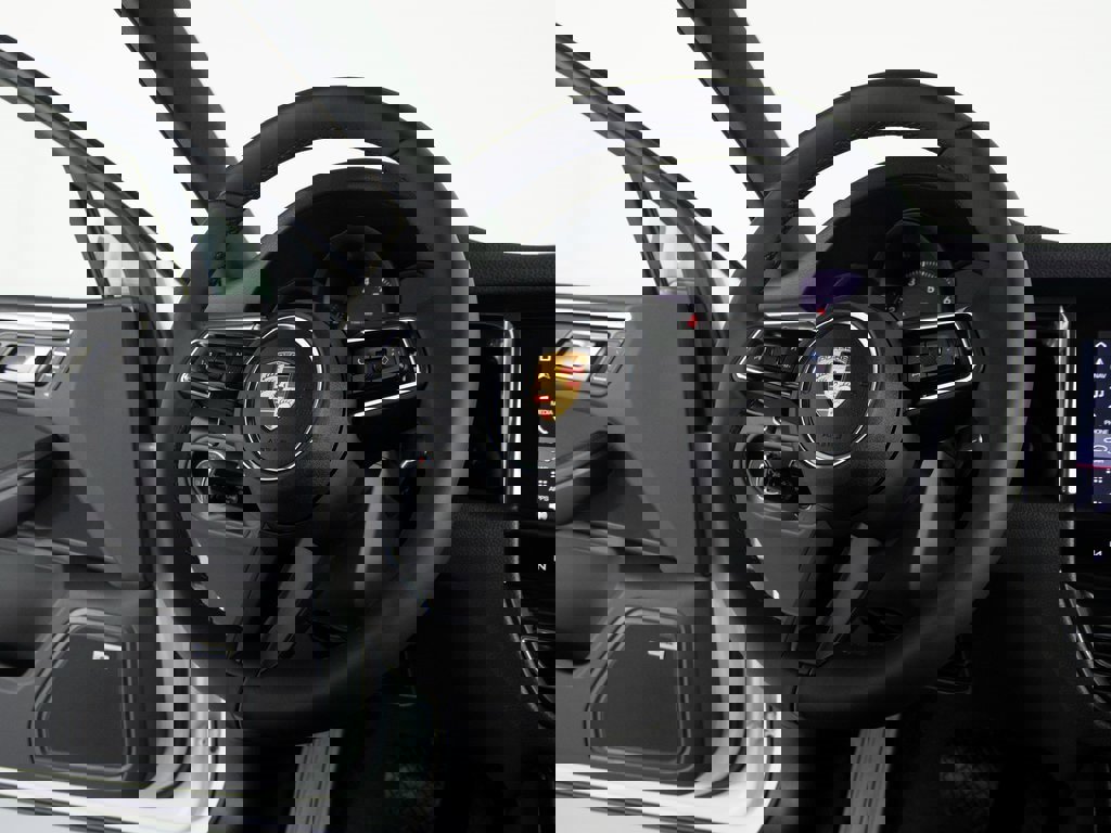 New 2026 Porsche Macan image 30