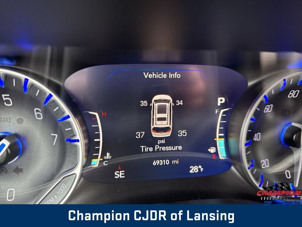 Used 2024 Chrysler Pacifica Touring-L FWD image 22
