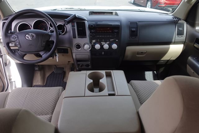 Used 2010 Toyota Tundra 4x4 Double Cab image 4