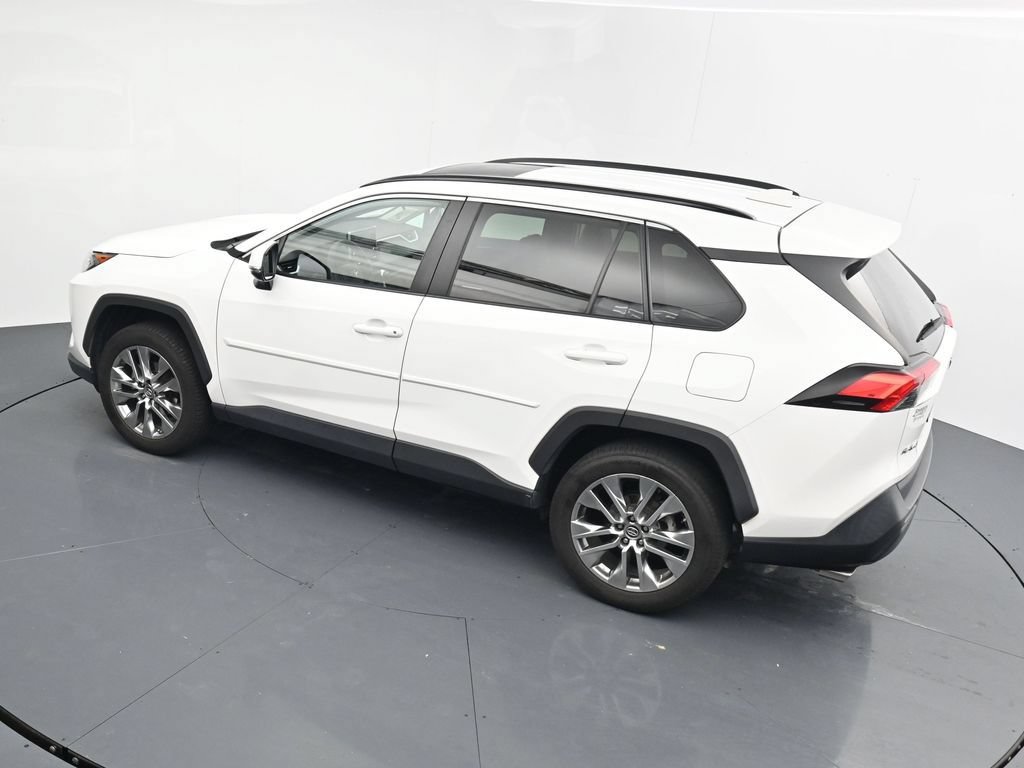 Used 2019 Toyota RAV4 XLE Premium w/ Cold Weather Package AWD/4WD image 31