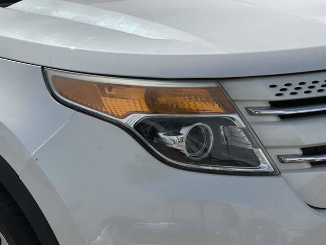 Used 2014 Ford Explorer Limited w/ Equipment Group 301A AWD/4WD image 8