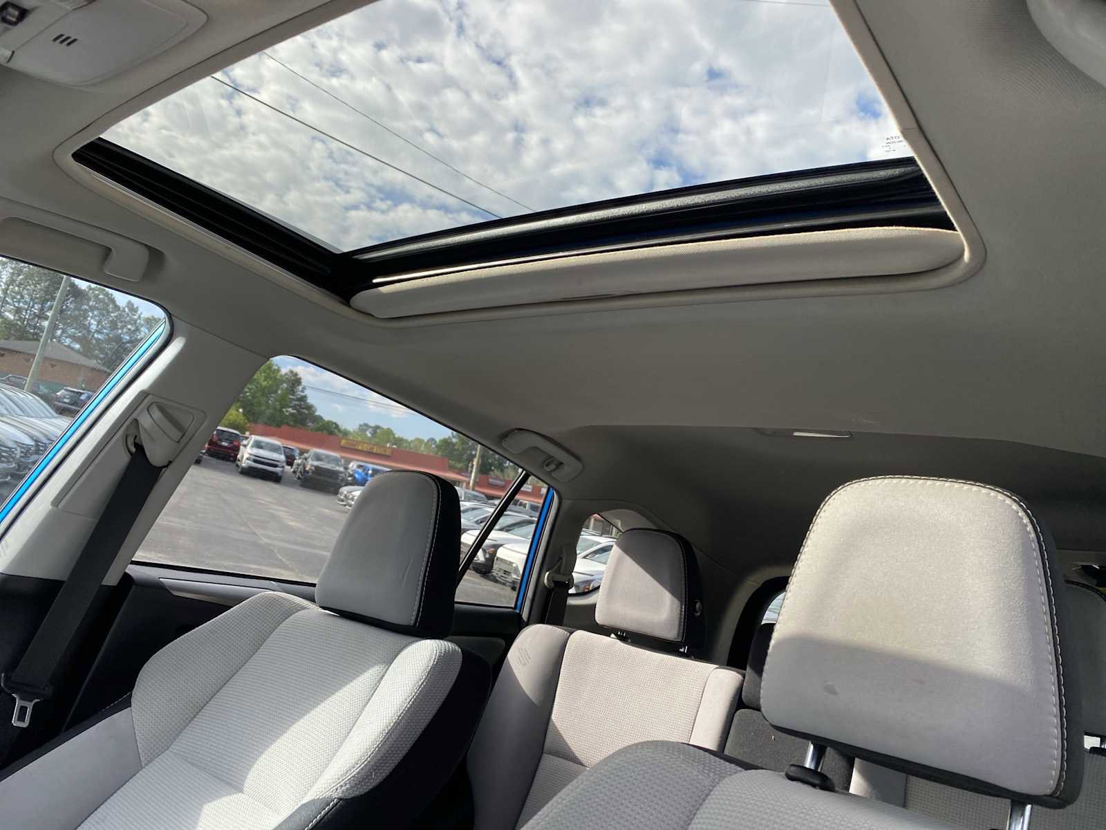 Used 2018 Toyota RAV4 XLE image 23