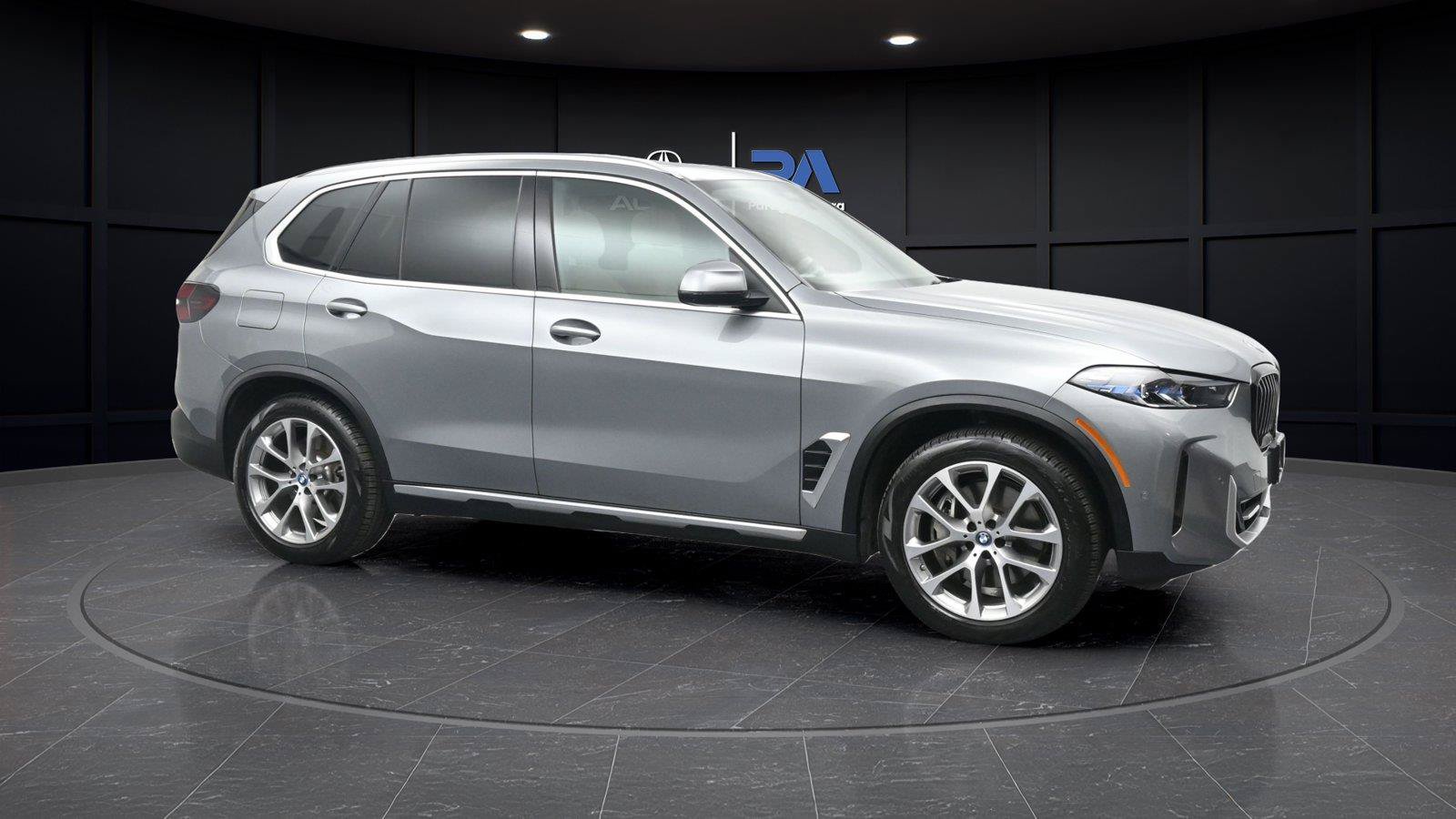 Used 2025 BMW X5 xDrive50e AWD/4WD image 34