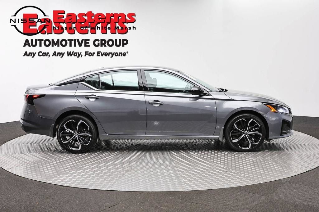 Used 2025 Nissan Altima 2.5 SR AWD/4WD image 4