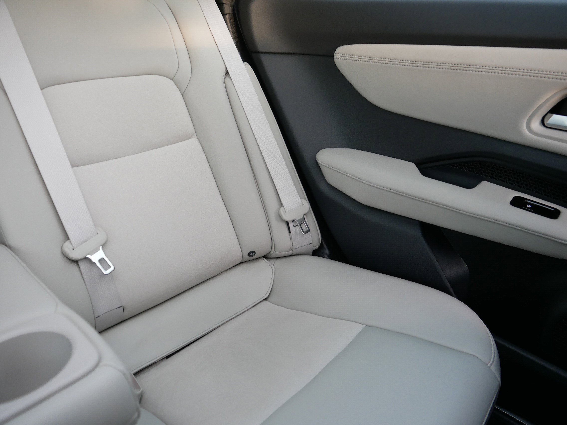 Certified 2023 Nissan Ariya AWD image 14