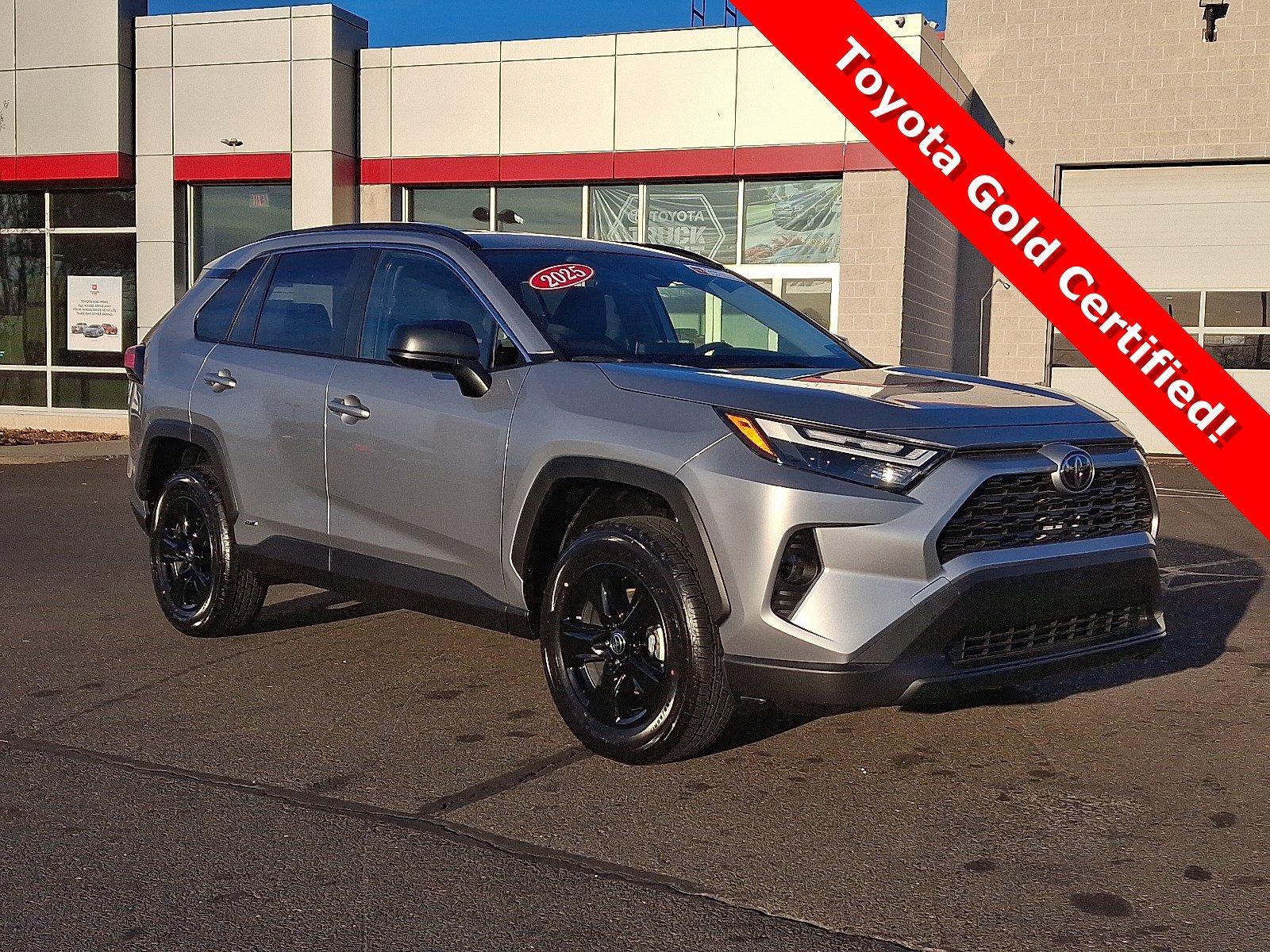 Certified 2025 Toyota RAV4 LE image 1