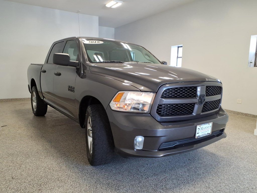 Used 2018 RAM 1500 Express AWD/4WD image 3