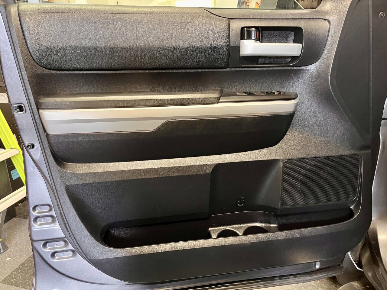 Used 2016 Toyota Tundra SR5 w/ TRD Off Road Package AWD/4WD image 15