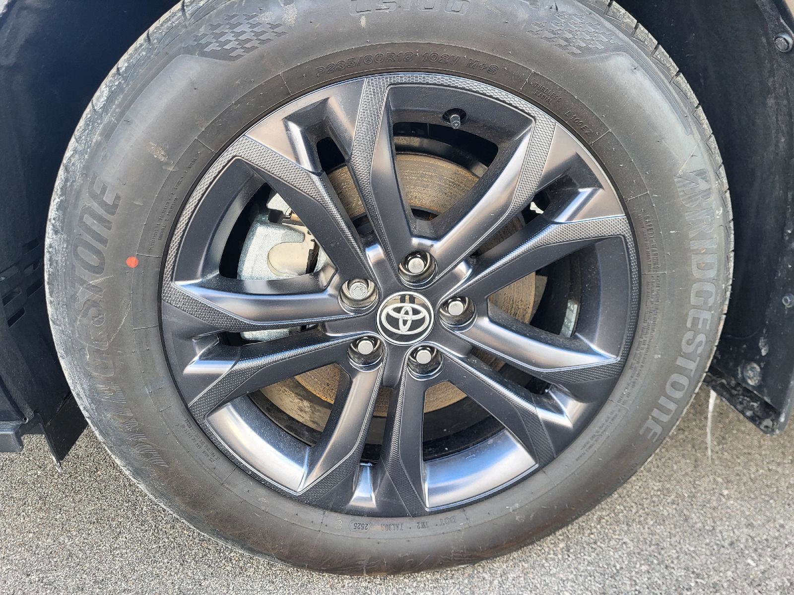 Used 2025 Toyota Sienna XSE image 16