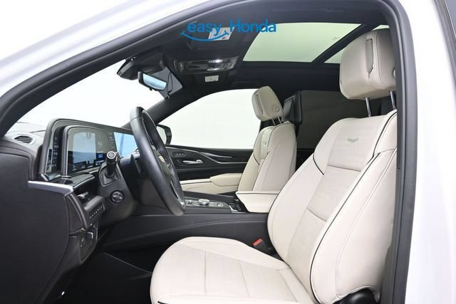 Used 2024 Cadillac Escalade ESV Sport w/ LPO, ONYX Package AWD/4WD image 15