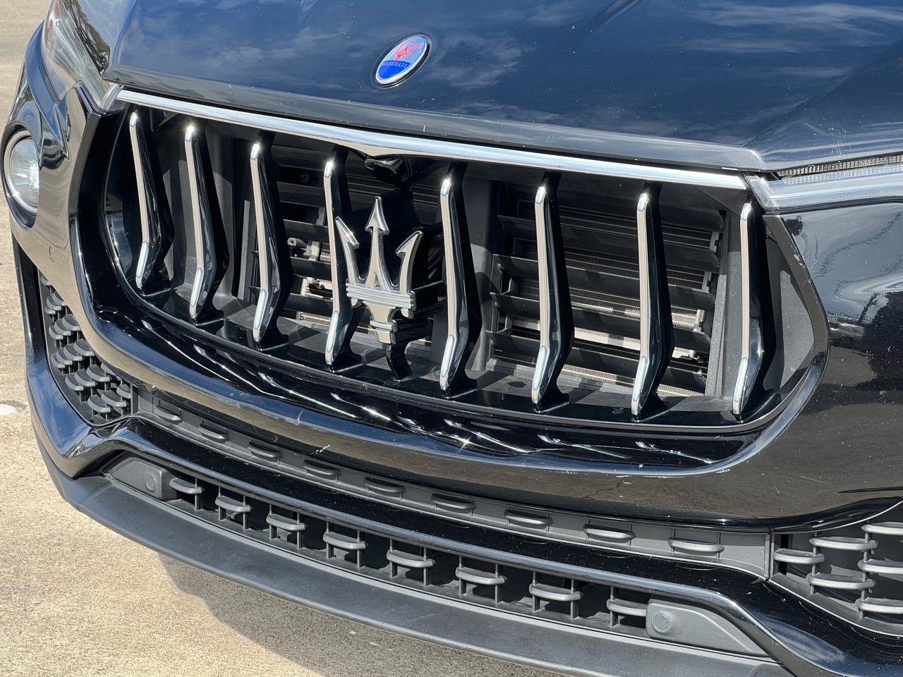 Used 2018 Maserati Levante AWD/4WD image 10