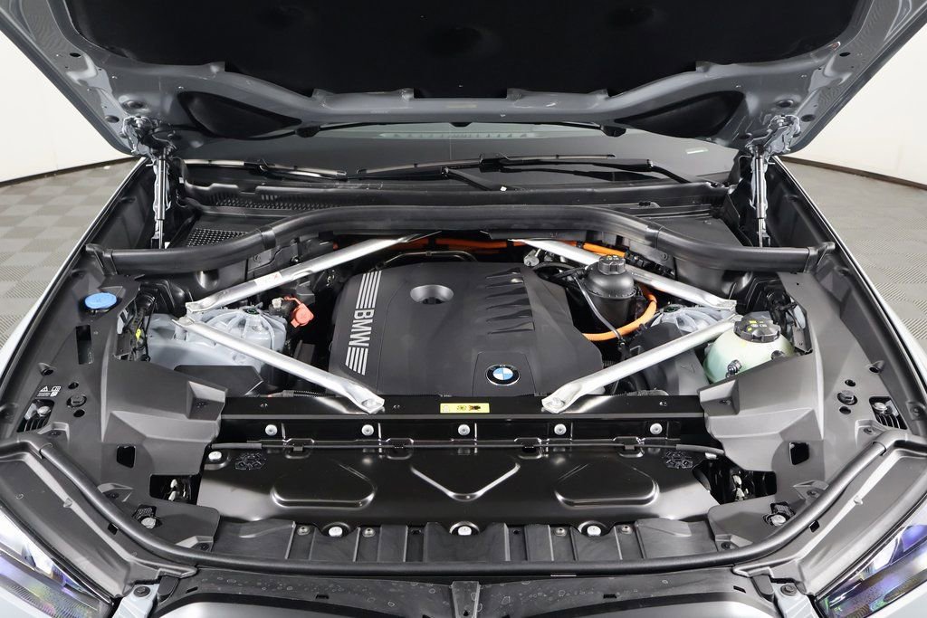 New 2026 BMW X5 xDrive50e w/ Executive Package image 9