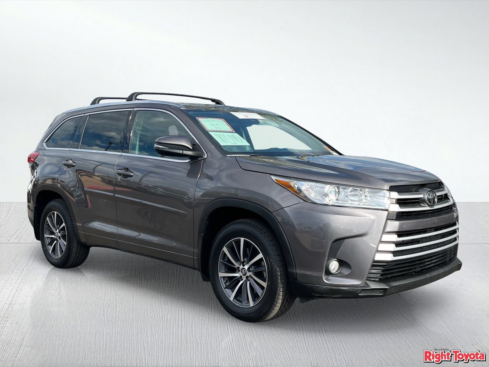 Certified 2017 Toyota Highlander XLE w/ Protection Package #3 AWD/4WD image 9