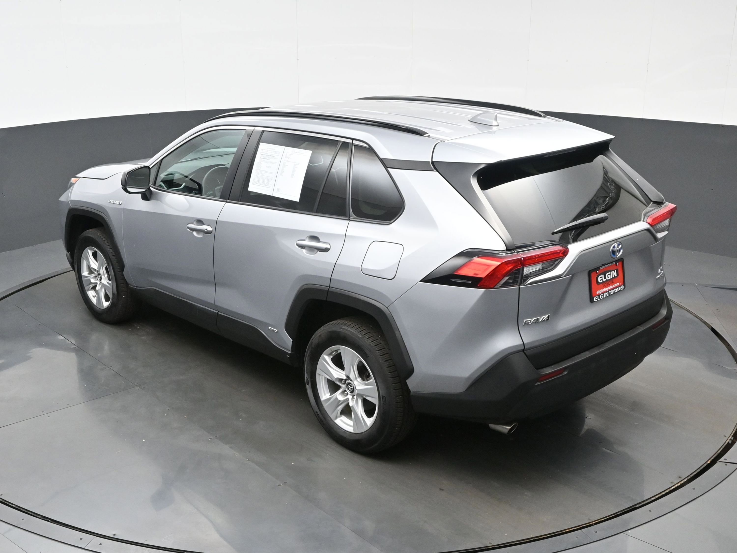 Used 2021 Toyota RAV4 LE image 36