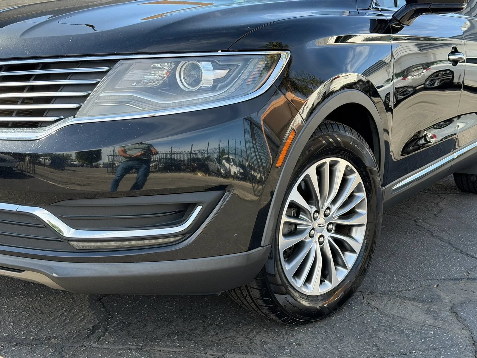 Used 2016 Lincoln MKX Select FWD image 4