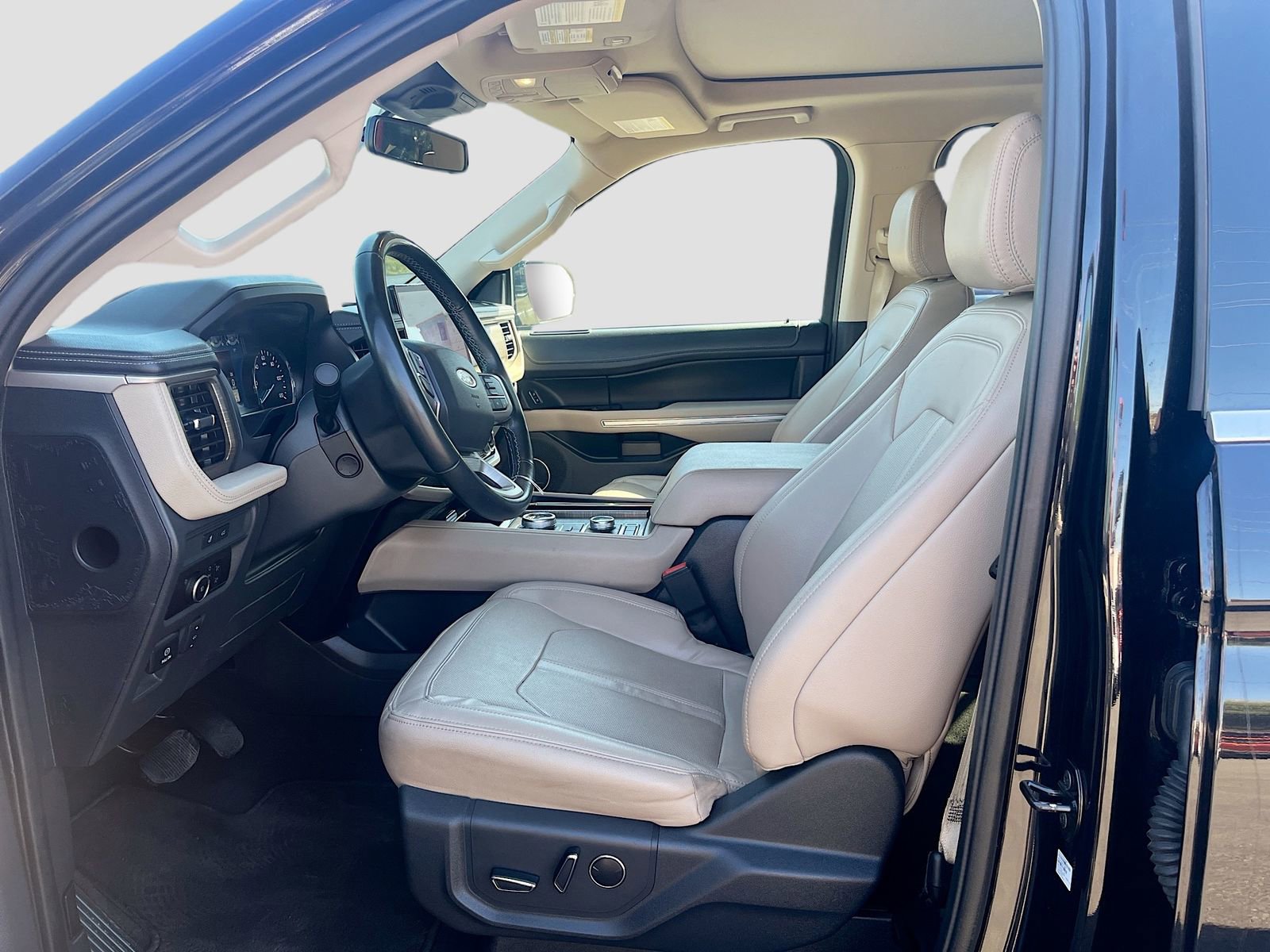 Used 2024 Ford Expedition Max Limited image 22