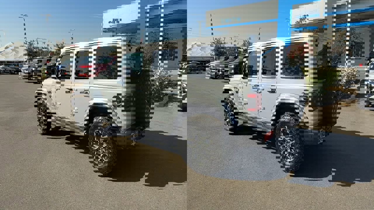 Used 2024 Jeep Wrangler Unlimited Sahara image 5