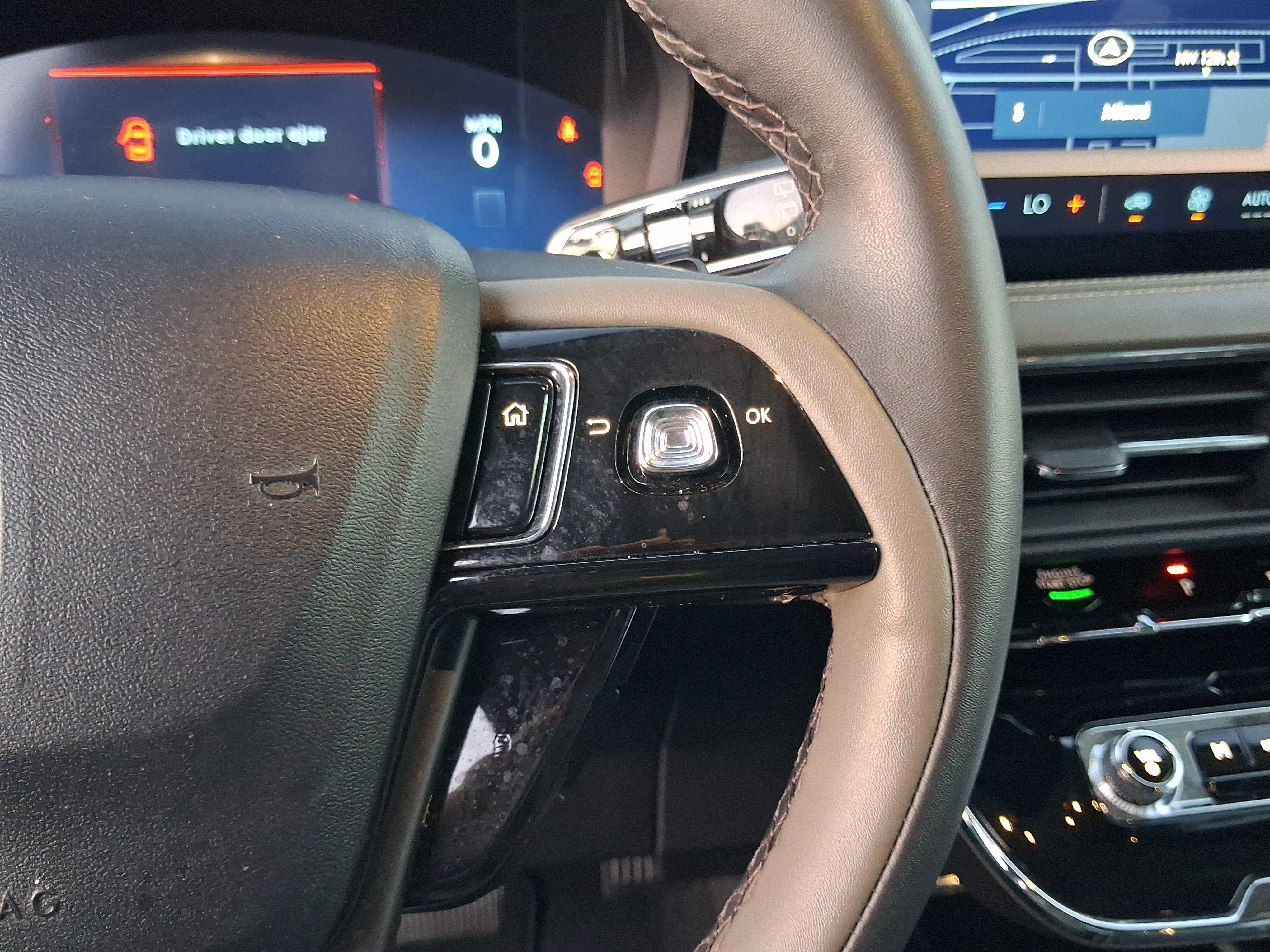 Certified 2024 Lincoln Corsair FWD image 18