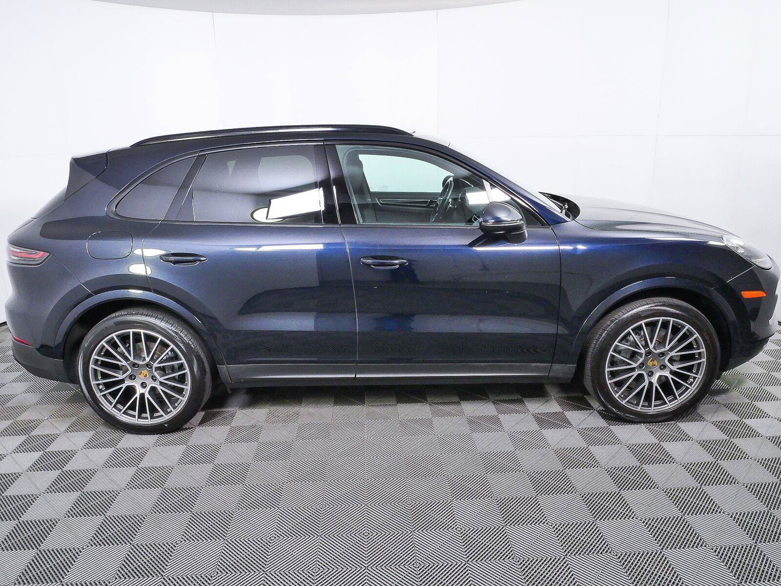 Certified 2022 Porsche Cayenne S Platinum AWD/4WD image 26
