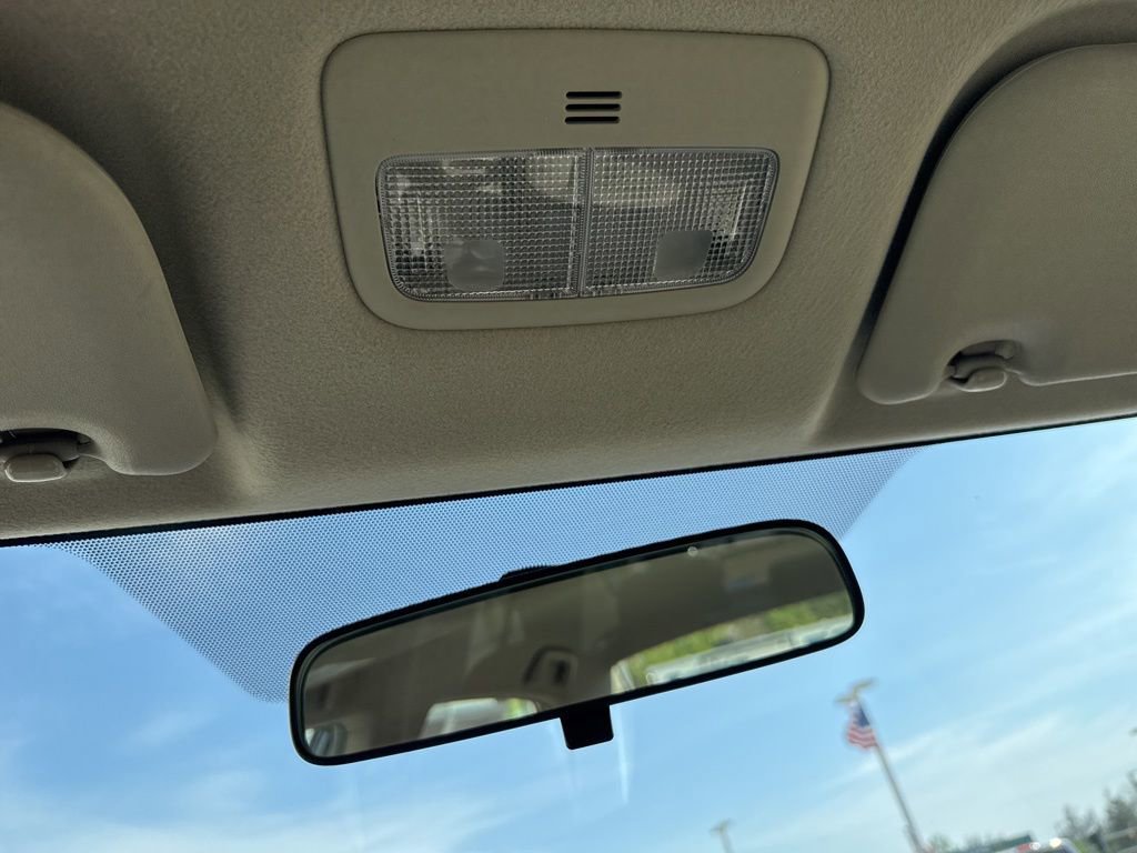 Used 2013 Toyota Corolla LE FWD image 19