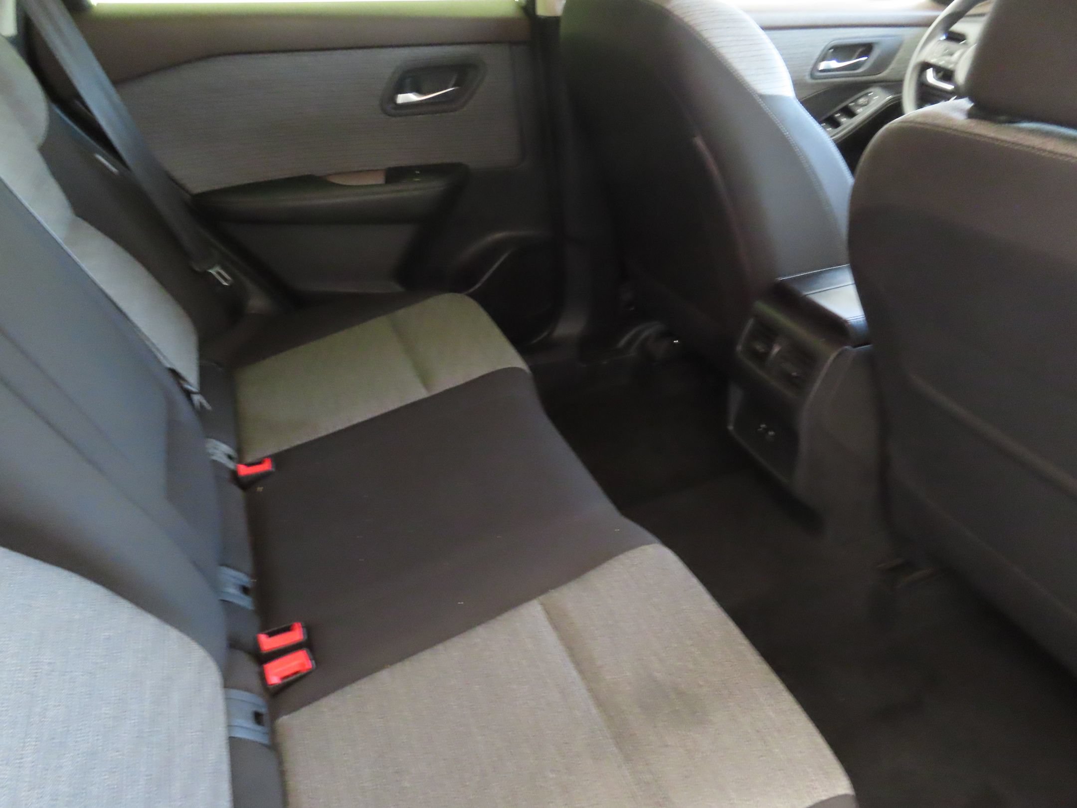 Used 2023 Nissan Rogue SV AWD/4WD image 24