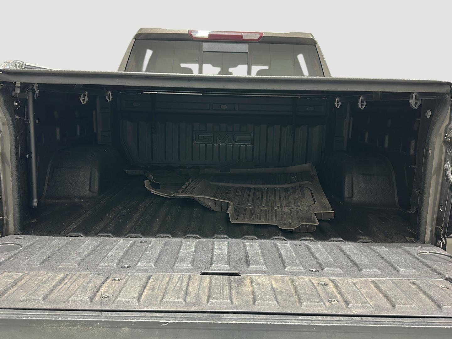 Used 2019 GMC Sierra 1500 SLT w/ SLT Premium Plus Package AWD/4WD image 23